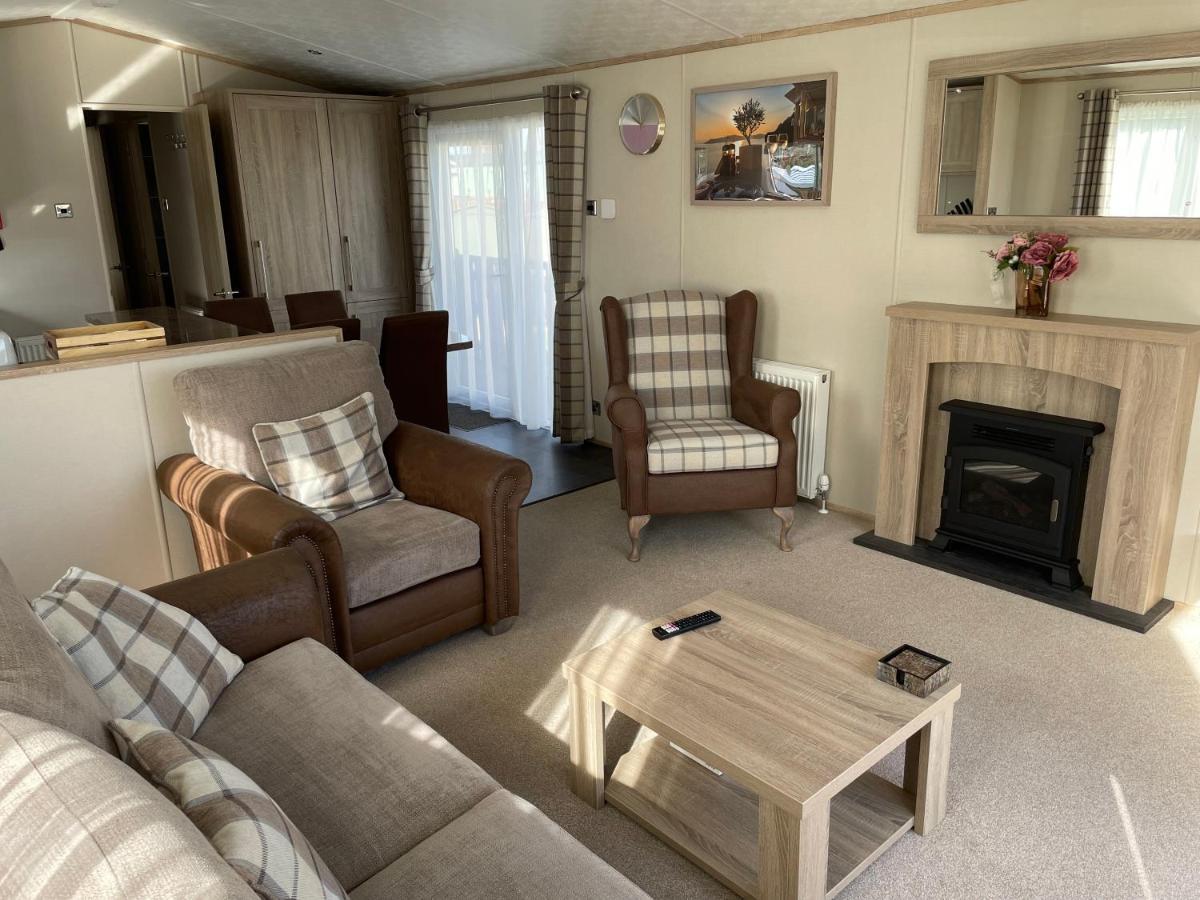 Beautiful 2 Bedroom Helmsley Lodge Northampton Exterior foto